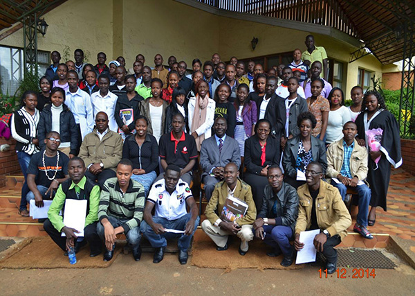 group photo of students receiving scholarships 2014